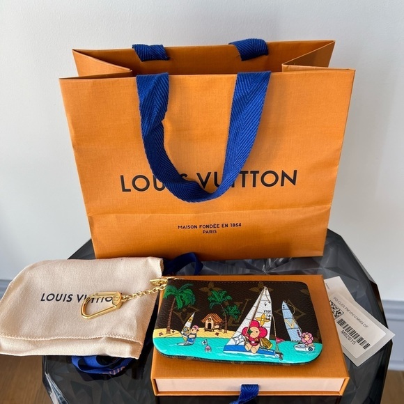 Louis Vuitton Vivienne The House Mascot sailing with friends Key Pouch - Picture 5 of 12